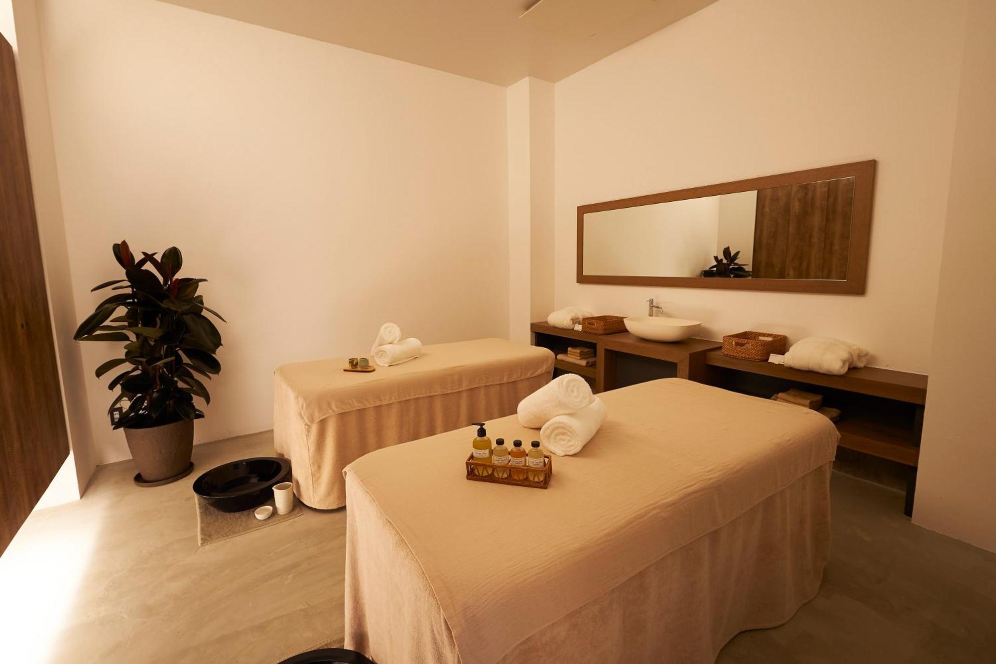 Grand Bleu Gamin Hotel Miyakojima  Ngoại thất bức ảnh